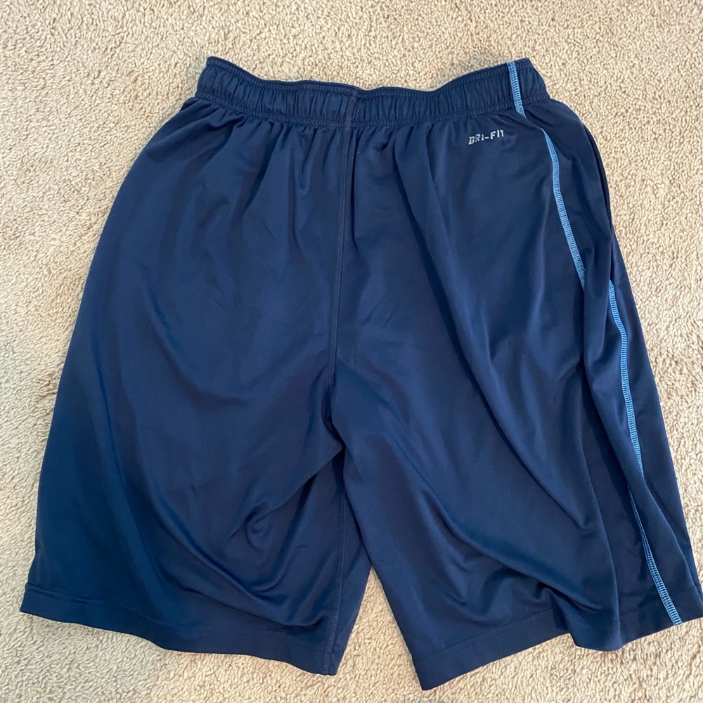 Carolina basketball Nike shorts - Picture 2 of 3